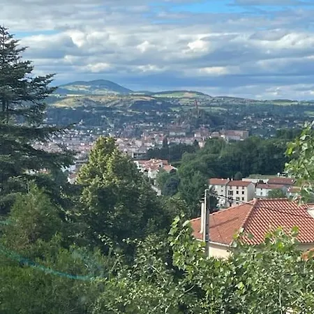 A La Comme A La Campagne * Taulhac-Pres-le-Puy